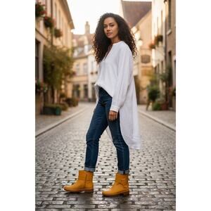 NWOB FITFLOP Knot Mustard Leather Ankle Boots.